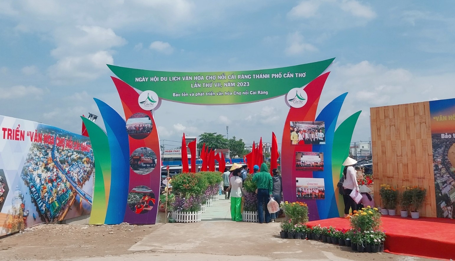 Ngày hội Du lịch Văn hóa Chợ nổi Cái Răng là sự kiện thường niên của TP. Cần Thơ Ngày hội Du lịch Văn hóa Chợ nổi Cái Răng là sự kiện thường niên của TP. Cần Thơ