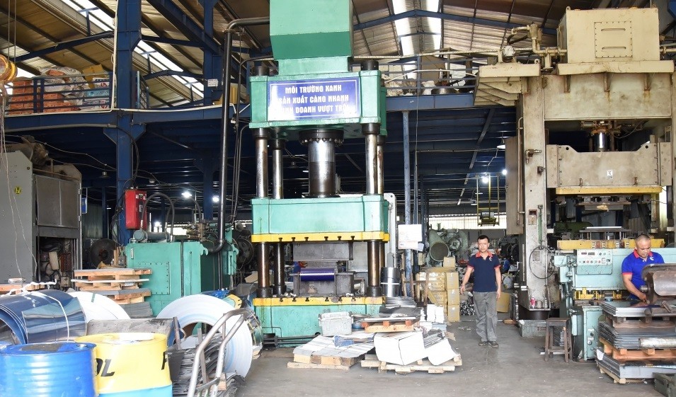 Nhiều gia đình làm nghề ở xã Thanh Thùy đã chuyển vào cụm công nghiệp để sản xuất Nhiều gia đình làm nghề ở xã Thanh Thùy đã chuyển vào cụm công nghiệp để sản xuất