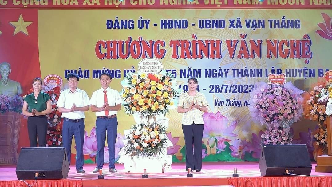 Xã Vạn Thắng tổ chức văn nghệ chào mừng kỷ niệm 55 năm ngày thành lập huyện Ba Vì (26/7/1968 -26/7/2023) Xã Vạn Thắng tổ chức văn nghệ chào mừng kỷ niệm 55 năm ngày thành lập huyện Ba Vì (26/7/1968 -26/7/2023)