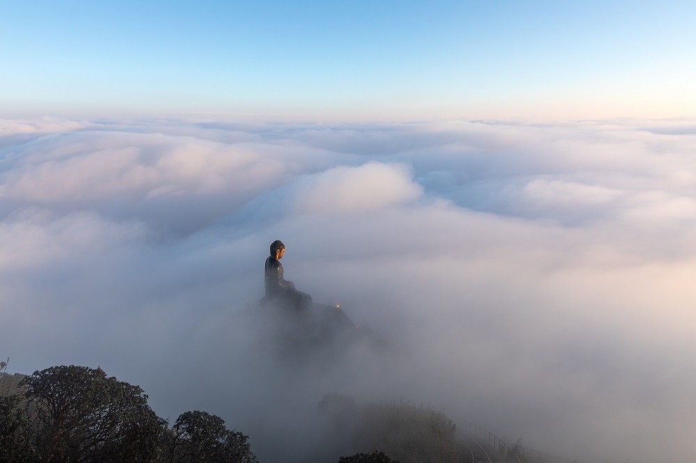 Đại tượng Phật A Di Đà tại Sun World Fansipan Legend. Ảnh: Lê Việt Khánh Đại tượng Phật A Di Đà tại Sun World Fansipan Legend. Ảnh: Lê Việt Khánh