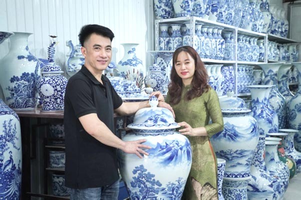 Gốm sứ thủ công là tác phẩm nghệ thuật độc đáo của người nghệ nhân