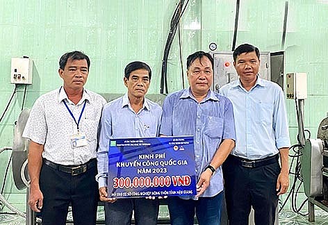 hau giang nghiem thu de an khuyen cong tai co so san xuat cha lua