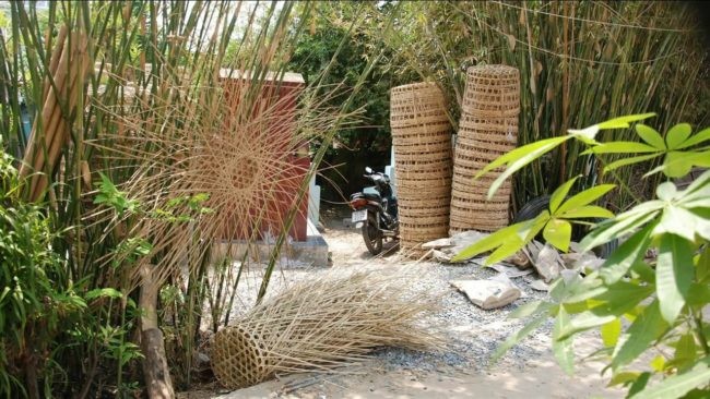 Làng nghề đan giỏ trạc Xuân Thới Sơn sống lay lắt qua ngày nhờ du lịch