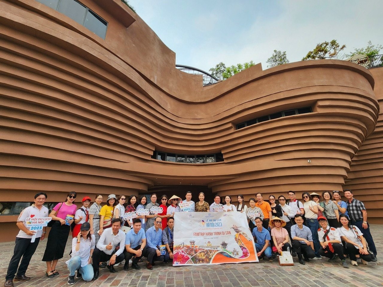 Du lịch thông minh tiếp sức cho nông thôn mới kiểu mẫu tại Bát Tràng