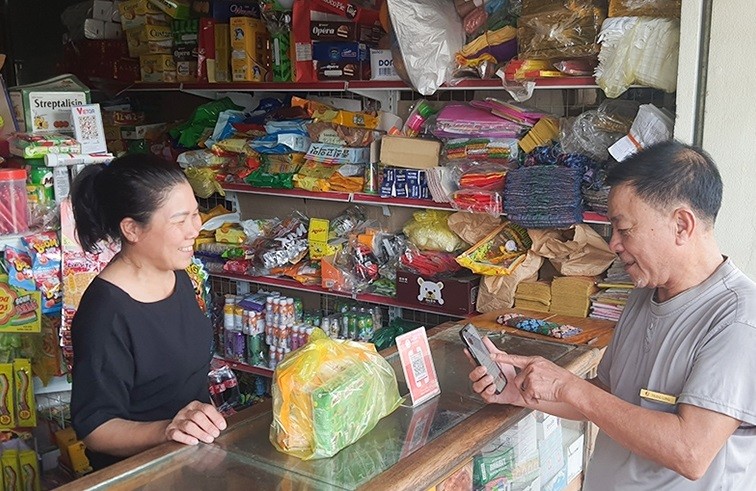 100% cơ sở dịch vụ ở các khu dân cư Thuận Châu, Bắc Châu đã sử dụng mã QR để thanh toán. 100% cơ sở dịch vụ ở các khu dân cư Thuận Châu, Bắc Châu đã sử dụng mã QR để thanh toán.