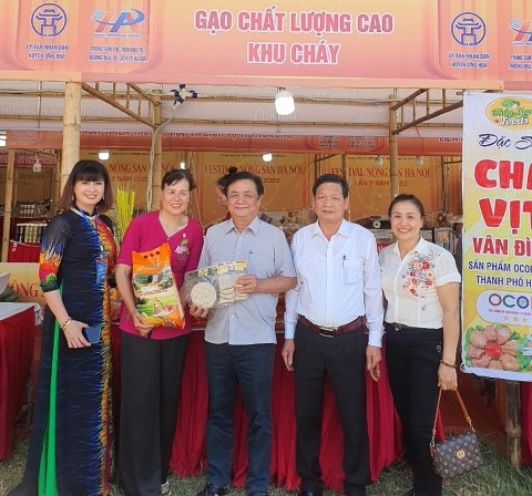 bo truong le minh hoan danh gia cao cac san pham ocop huyen ung hoa