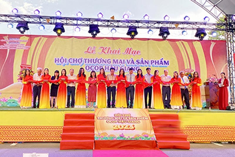 Hơn 300 gian hàng tham gia Hội chợ Thương mại và sản phẩm OCOP Hậu Giang Hơn 300 gian hàng tham gia Hội chợ Thương mại và sản phẩm OCOP Hậu Giang