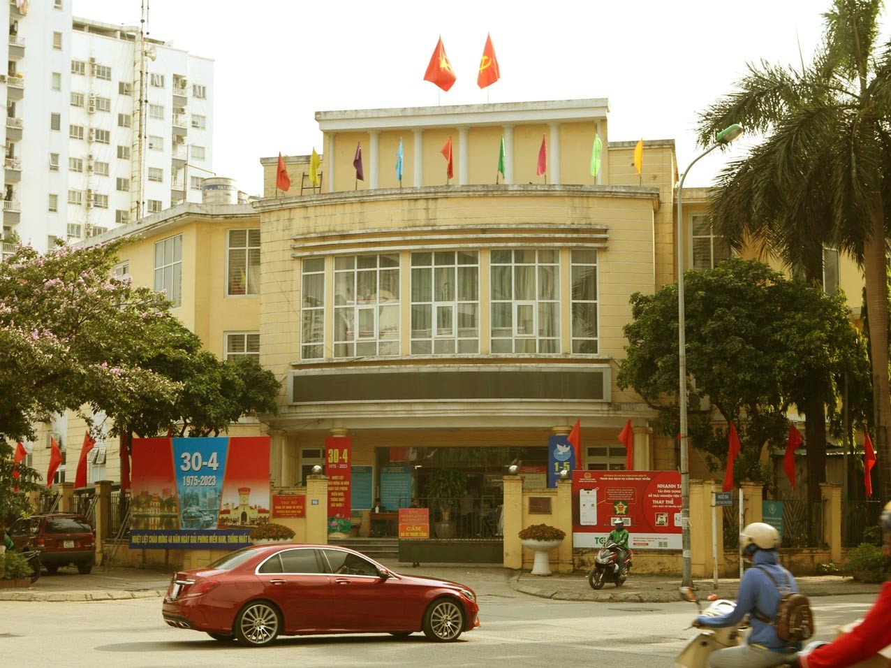 rụ sở UBND phường Dịch Vọng Hậu rụ sở UBND phường Dịch Vọng Hậu