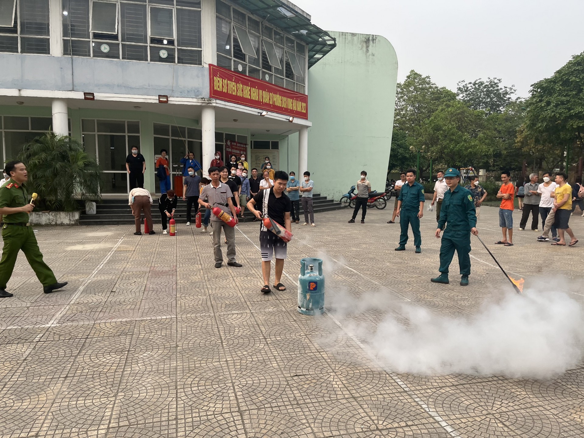 “Xây dựng mô hình phong trào “Toàn dân tham gia phòng cháy, chữa cháy và cứu nạn, cứu hộ cho cộng đồng” trên địa bàn phường Dịch Vọng Hậu “Xây dựng mô hình phong trào “Toàn dân tham gia phòng cháy, chữa cháy và cứu nạn, cứu hộ cho cộng đồng” trên địa bàn phường Dịch Vọng Hậu