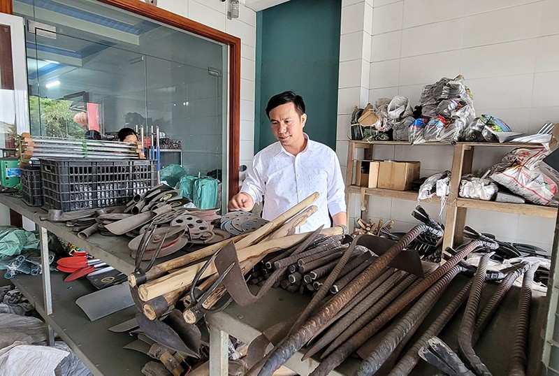 Nguy cơ mai một của làng nghề truyền thống rèn đúc Nhân Hòa