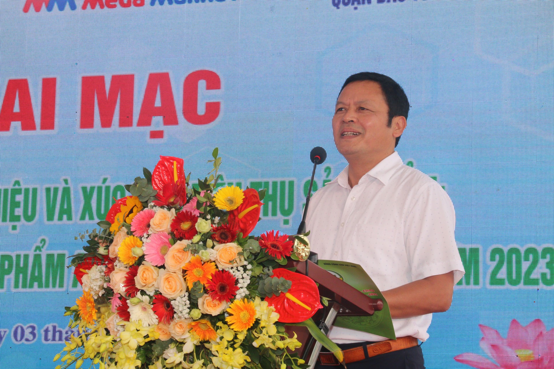 Ông Tạ Văn Tường – Phó Giám đốc Sở nông nghiệp và Phát triển nông thôn phát biểu khai mạc hội nghị