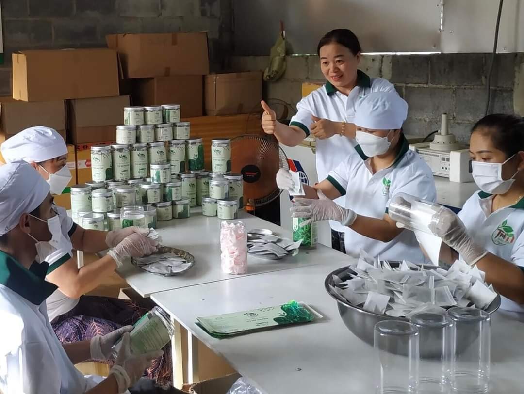 Cô giáo Ngát với trà thảo mộc