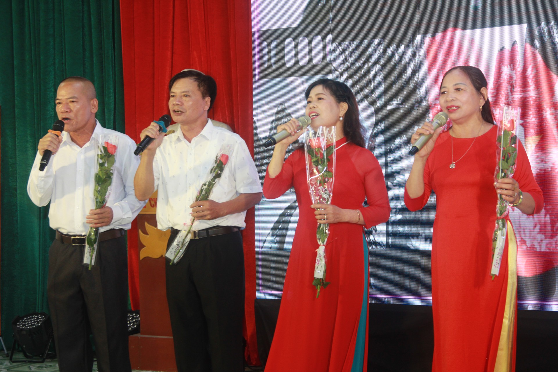 Ngày hội chuyển đổi số, xây dựng mô hình thôn thông minh đầu tiên tại xã Ninh Hiệp Ngày hội chuyển đổi số, xây dựng mô hình thôn thông minh đầu tiên tại xã Ninh Hiệp