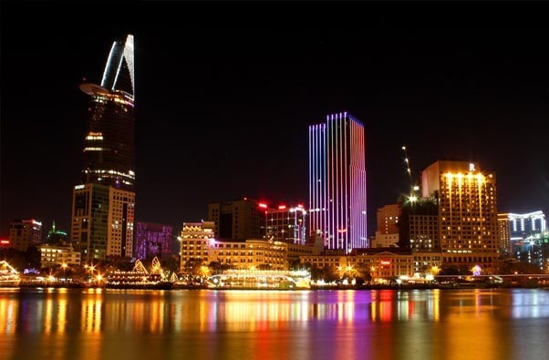 TP. HCM – “thành phố trẻ” nhộn nhịp về đêm TP. HCM – “thành phố trẻ” nhộn nhịp về đêm