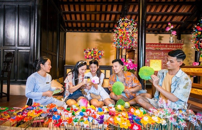 Phát triển làng nghề du lịch gắn với xây dựng hình ảnh đất nước con người Việt Nam