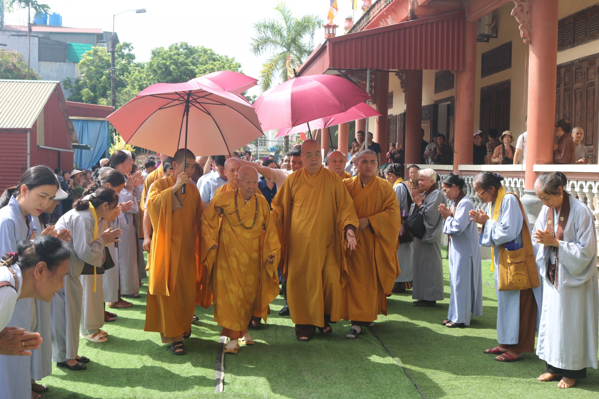 Đức Pháp chủ Giáo hội Phật giáo Việt Nam thăm tỉnh Thái Bình Đức Pháp chủ Giáo hội Phật giáo Việt Nam thăm tỉnh Thái Bình