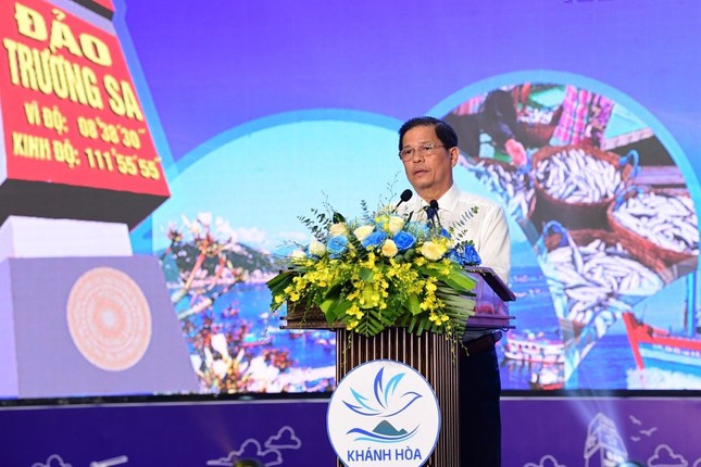 Hơn 26 tỷ đồng ủng hộ phát triển nghề cá tại Trường Sa Hơn 26 tỷ đồng ủng hộ phát triển nghề cá tại Trường Sa ảnh 2