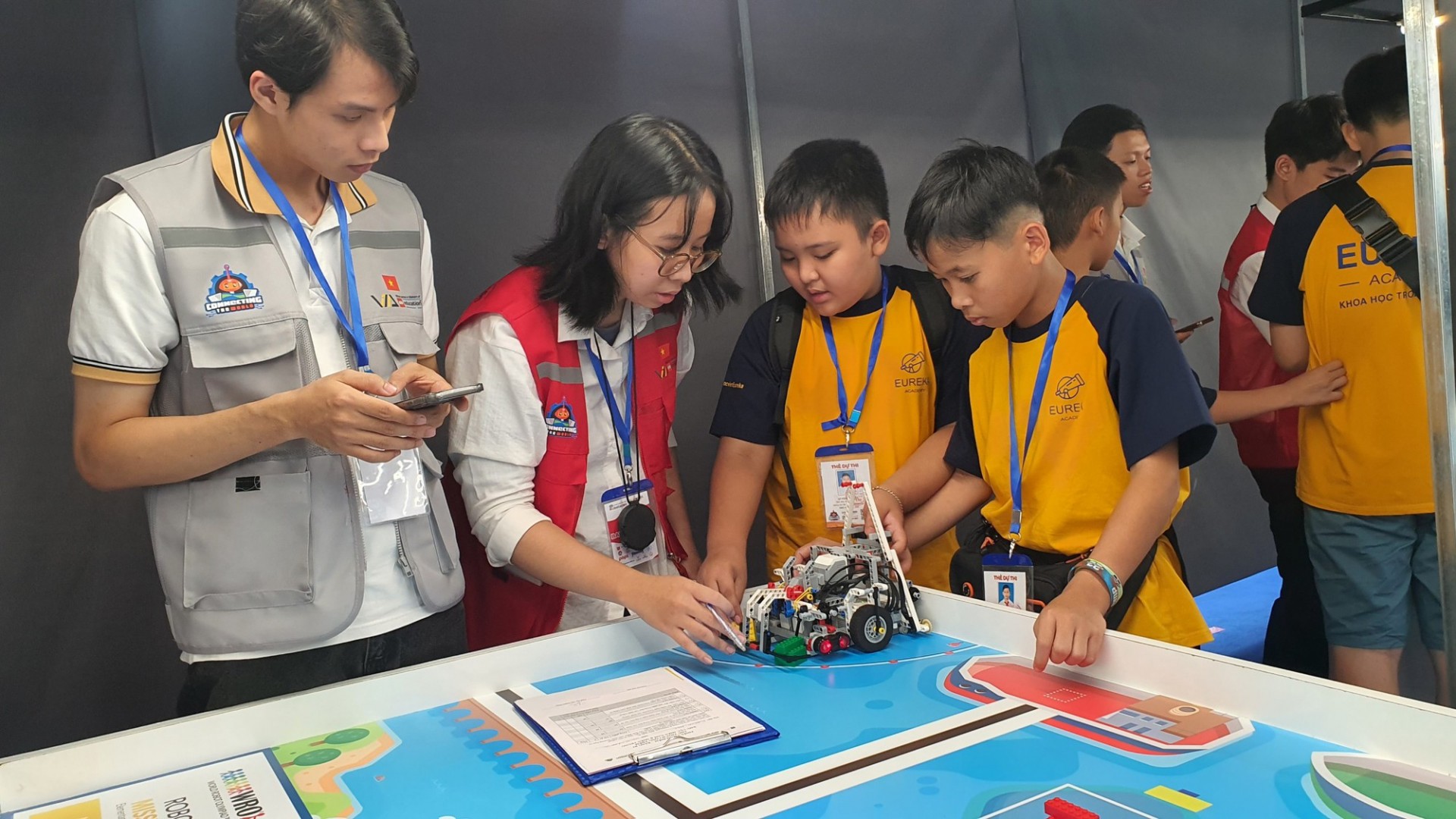 Vinamilk ươm mầm tài trí Việt cùng sân chơi Robotacon WRO 2023 Vinamilk ươm mầm tài trí Việt cùng sân chơi Robotacon WRO 2023