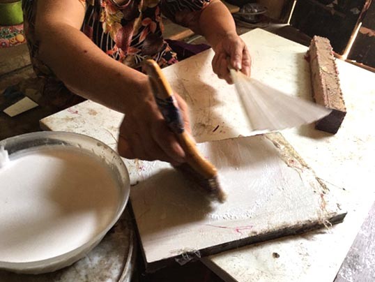 Giữ lửa nghề làm quạt Chàng Sơn Giữ lửa nghề làm quạt Chàng Sơn