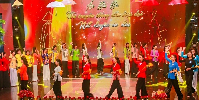 Nhiều hoạt động đặc sắc diễn ra tại Festival Áo bà ba - Hậu Giang 2023. Ảnh: UBND tỉnh Hậu Giang Nhiều hoạt động đặc sắc diễn ra tại Festival Áo bà ba - Hậu Giang 2023. Ảnh: UBND tỉnh Hậu Giang