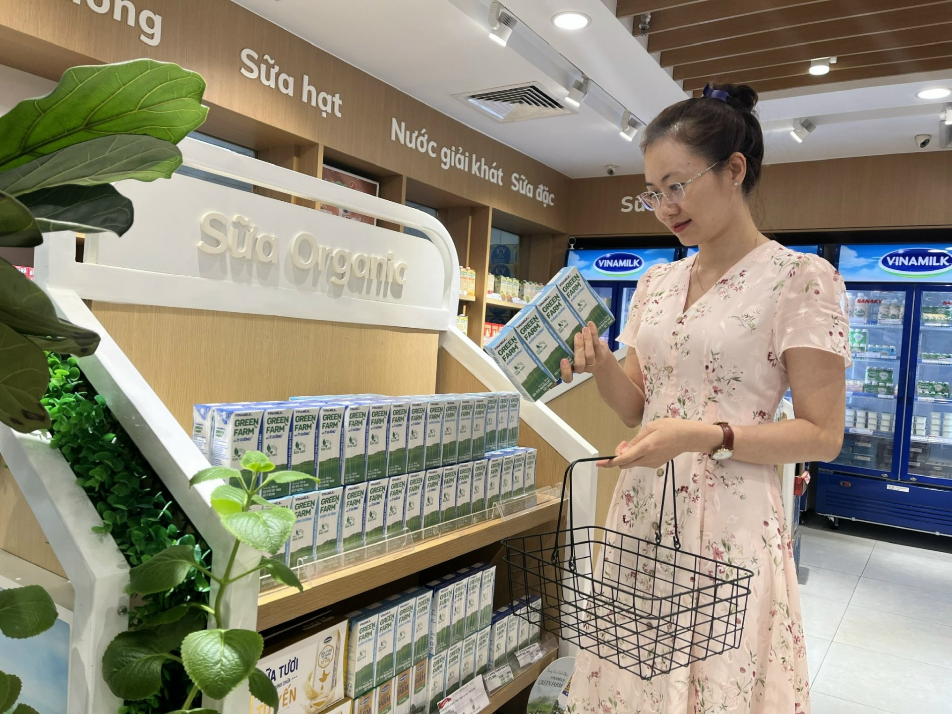 Bộ đôi “sữa tươi và sữa hạt” từ Vinamilk chinh phục các chuyên gia thực phẩm, đồ uống hàng đầu thế giới Bộ đôi “sữa tươi và sữa hạt” từ Vinamilk chinh phục các chuyên gia thực phẩm, đồ uống hàng đầu thế giới