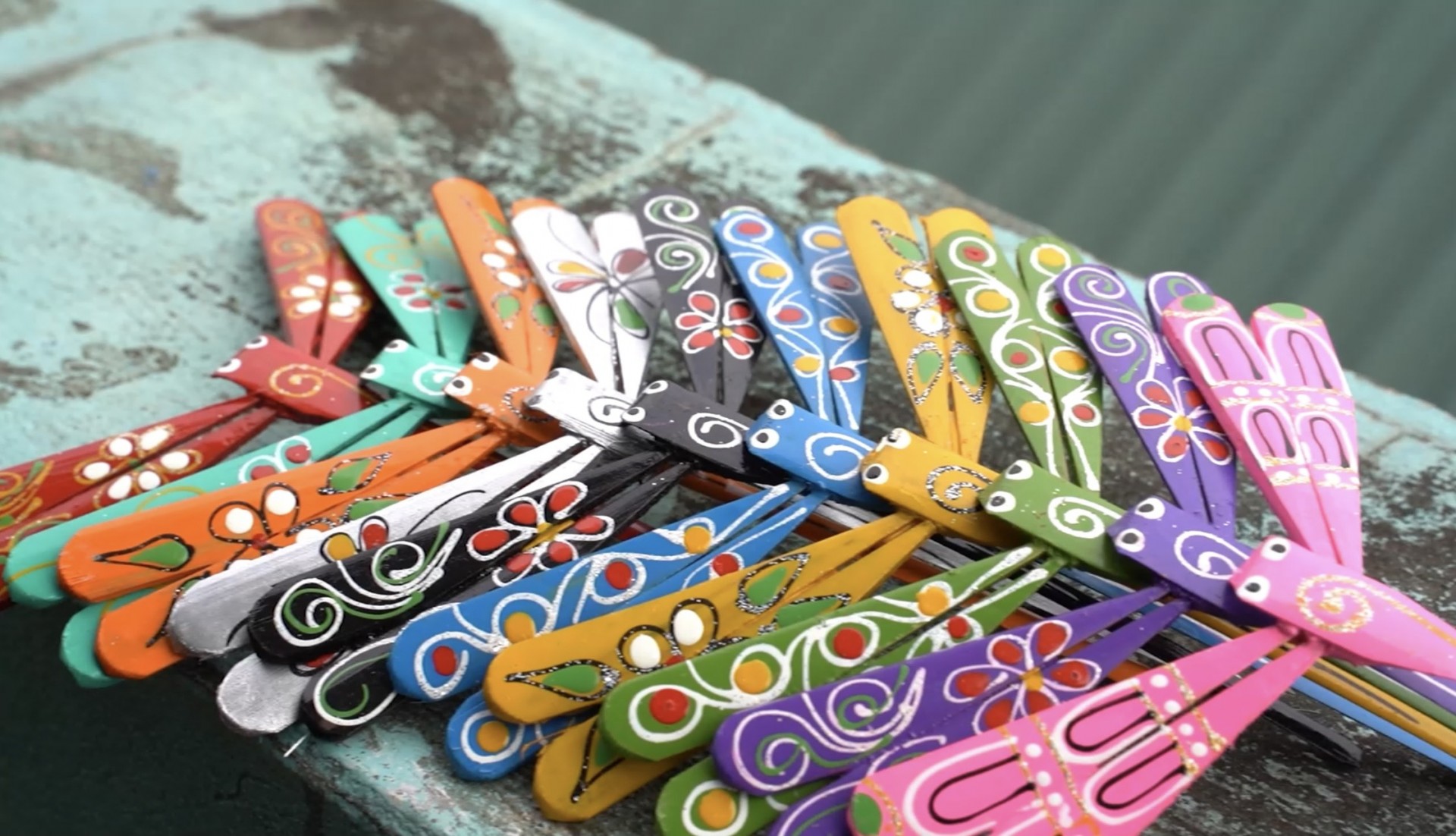 ĐỘC ĐÁO LÀNG NGHỀ LÀM “CHUỒN CHUỒN TRE” ĐỘC ĐÁO LÀNG NGHỀ LÀM “CHUỒN CHUỒN TRE”