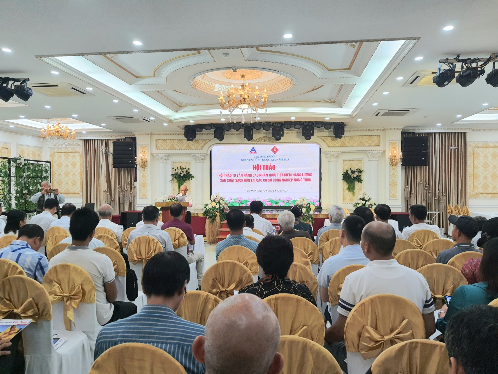 Hội thảo “Tư vấn nâng cao nhận thức tiết kiệm năng lượng, sản xuất sạch hơn tại các cơ sở công nghiệp nông thôn” Hội thảo “Tư vấn nâng cao nhận thức tiết kiệm năng lượng, sản xuất sạch hơn tại các cơ sở công nghiệp nông thôn”