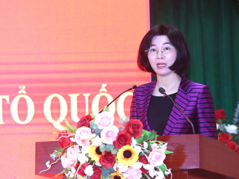  Uỷ viên Ban thường vụ Thành uỷ, Phó Chủ tịch thường trực HĐND Thành phố Hà Nội Phùng Thị Hồng Hà phát biểu tại Hội nghị 