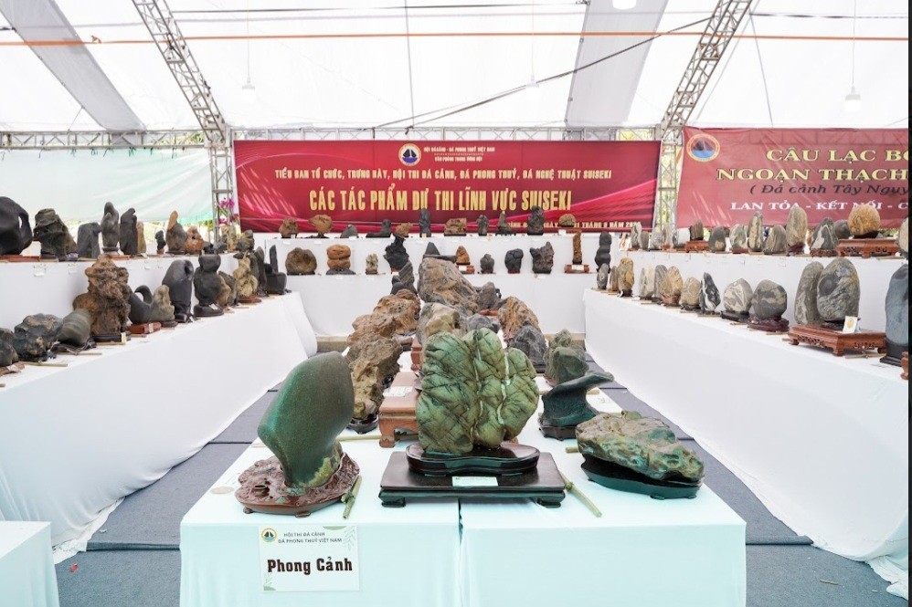 Đây là Triển lãm có quy mô khu vực lớn nhất, diễn ra trong thời gian dài nhất, hội tụ nhiều nhiều sản phẩm có giá trị nghệ thuật đến trưng bày.