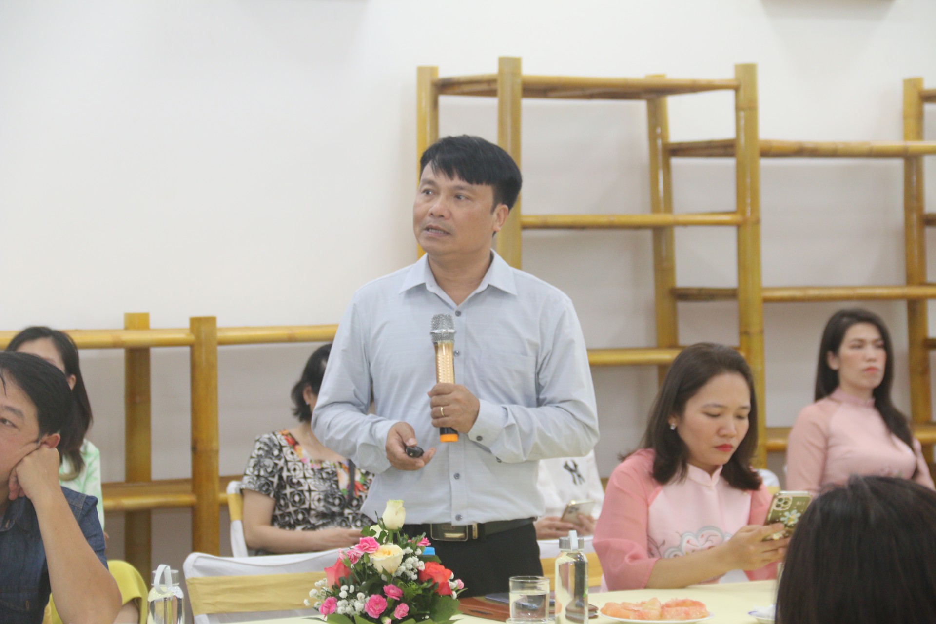 Ông Nguyễn Việt Hồng