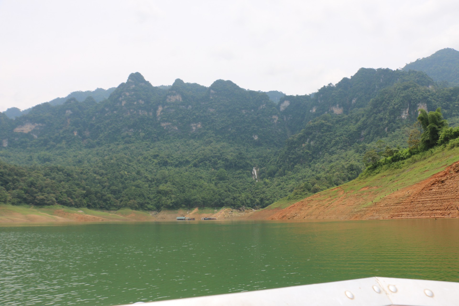 Đến Lâm Bình trải nghiệm vẻ đẹp độc đáo của thác Khuổi Nhi