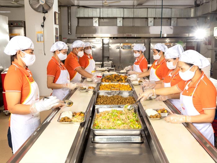 Hệ thống quản lý đạt tiêu chuẩn ISO 22000 và hệ thống bếp ăn được vận hành theo tiêu chuẩn quốc gia 5S Nhật Bản của Công ty TNHH Hương Việt Sinh