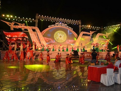 khai mac ngay hoi van hoa cac dan toc mien trung