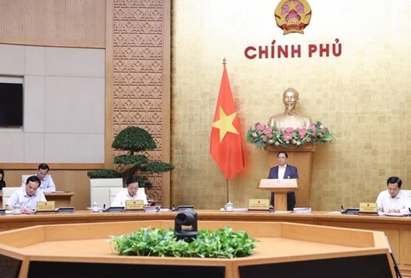 Thủ tướng Chính phủ yêu cầu tập trung thúc đẩy có trọng tâm, trọng điểm 3 động lực tăng trưởng (đầu tư, xuất khẩu, tiêu dùng).  Thủ tướng Chính phủ yêu cầu tập trung thúc đẩy có trọng tâm, trọng điểm 3 động lực tăng trưởng (đầu tư, xuất khẩu, tiêu dùng).