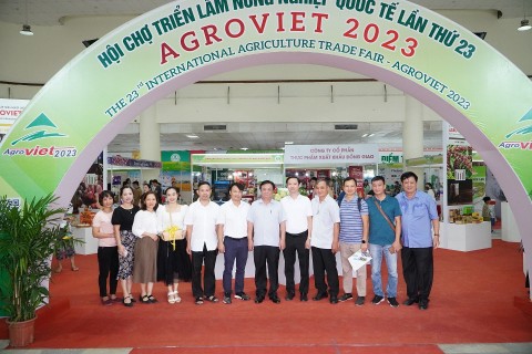 bo truong le minh hoan tham quan hoi cho trien lam nong nghiep quoc te lan thu 23 agroviet 2023