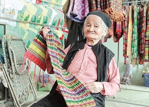 Nghề dệt thổ cẩm truyền thống ở Cẩm Thủy nguy cơ mai một