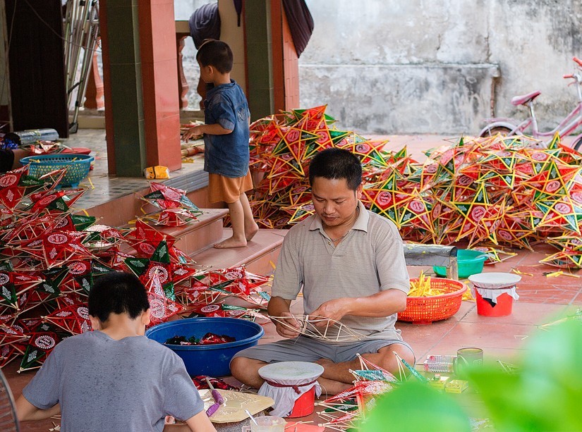 Làng nghề truyền thống Trung Thu nơi những đốm lửa nghề bền bỉ gìn giữ tuổi thơ cho trẻ em Việt Nam Làng nghề truyền thống Trung Thu nơi những đốm lửa nghề bền bỉ gìn giữ tuổi thơ cho trẻ em Việt Nam