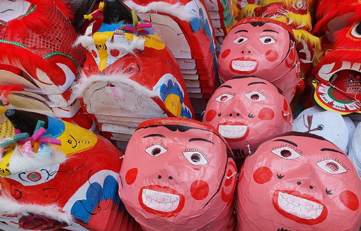 Làng nghề truyền thống Trung Thu nơi những đốm lửa nghề bền bỉ gìn giữ tuổi thơ cho trẻ em Việt Nam Làng nghề truyền thống Trung Thu nơi những đốm lửa nghề bền bỉ gìn giữ tuổi thơ cho trẻ em Việt Nam