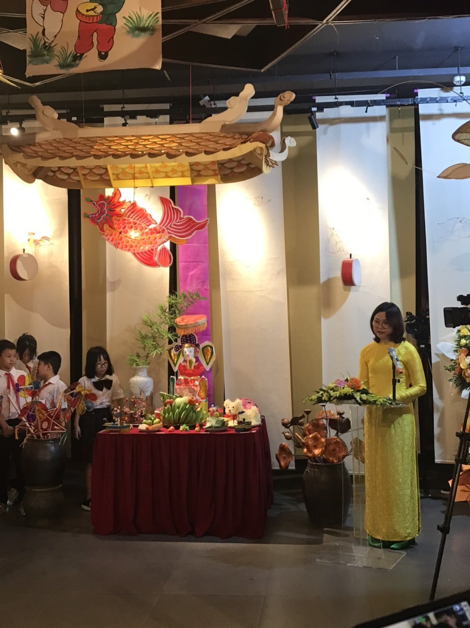 Trở lại tuổi thơ với “Trung thu xưa” tại khu Phố cổ Hà Nội Trở lại tuổi thơ với “Trung thu xưa” tại khu Phố cổ Hà Nội