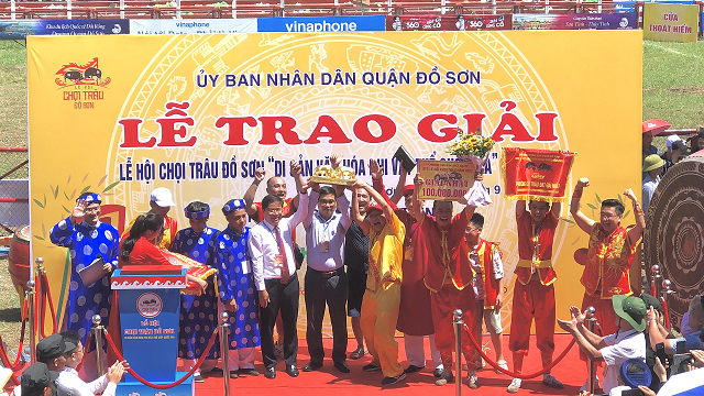 le hoi choi trau truyen thong do son nam 2023 chinh thuc lo dien nha vo dich co the hinh lon nhat trong lich su le hoi