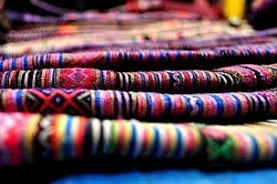 Người phụ nữ nặng lòng với nghề dệt thổ cẩm