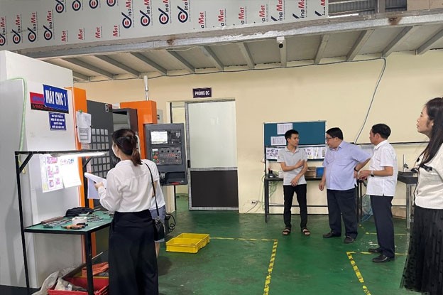 Kiểm tra đánh giá hiệu quả tại Công ty TNHH Thương mại và  Sản xuất AZ HITECH VINA Kiểm tra đánh giá hiệu quả tại Công ty TNHH Thương mại và  Sản xuất AZ HITECH VINA