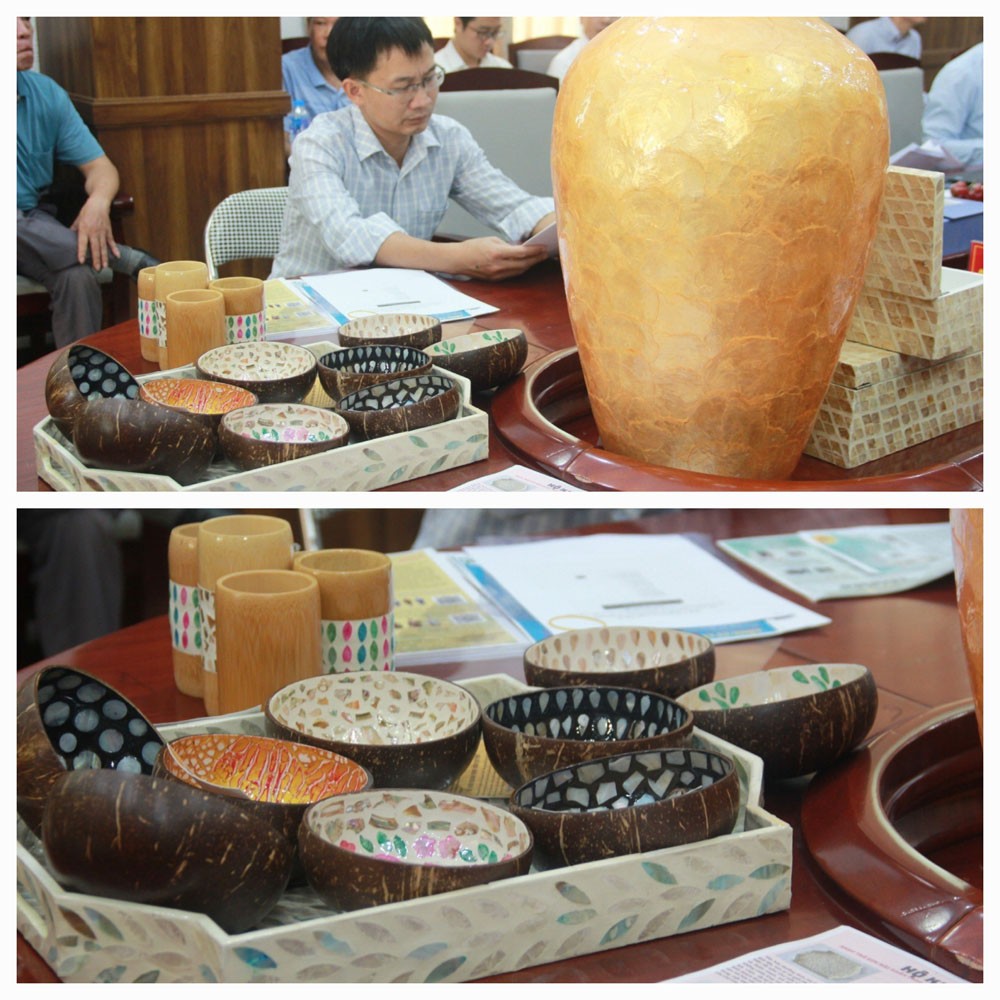 Sản phẩm của làng nghề Chuyên Mỹ tại hội thi đánh giá phân hạng sản phẩm OCOP của huyện năm 2023 với nhiều mẫu mã đa dạng, hình thức bắt mắt. 