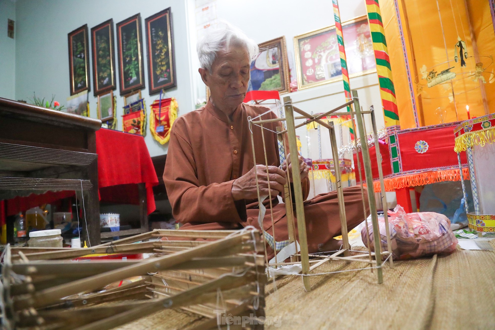 Nghệ nh&acirc;n d&agrave;nh hơn 70 năm thổi hồn cho rằm Trung thu th&ecirc;m s&aacute;ng ảnh 1