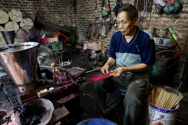 Về làng hương đen nổi tiếng trên đất Yên Phong Về làng hương đen nổi tiếng trên đất Yên Phong