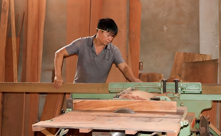 Làng mộc Thái Yên đóng góp hơn 70% tổng doanh thu công nghiệp - tiểu thủ công nghiệp của xã Thanh Bình Thịnh. Làng mộc Thái Yên đóng góp hơn 70% tổng doanh thu công nghiệp - tiểu thủ công nghiệp của xã Thanh Bình Thịnh.