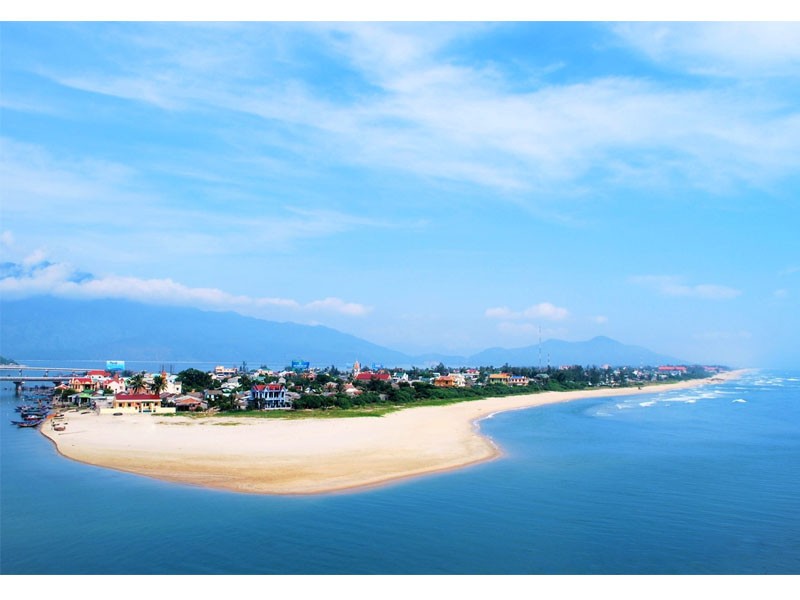 Cảnh đẹp tuyệt vời ở khu vực Lăng Cô- Lập An.