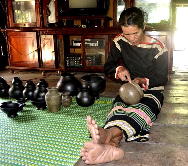 Nơi duy nhất giữ nghề làm gốm của người M’Nông