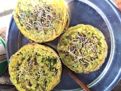 Thơm ngon bánh xèo thịt vịt mùa thu