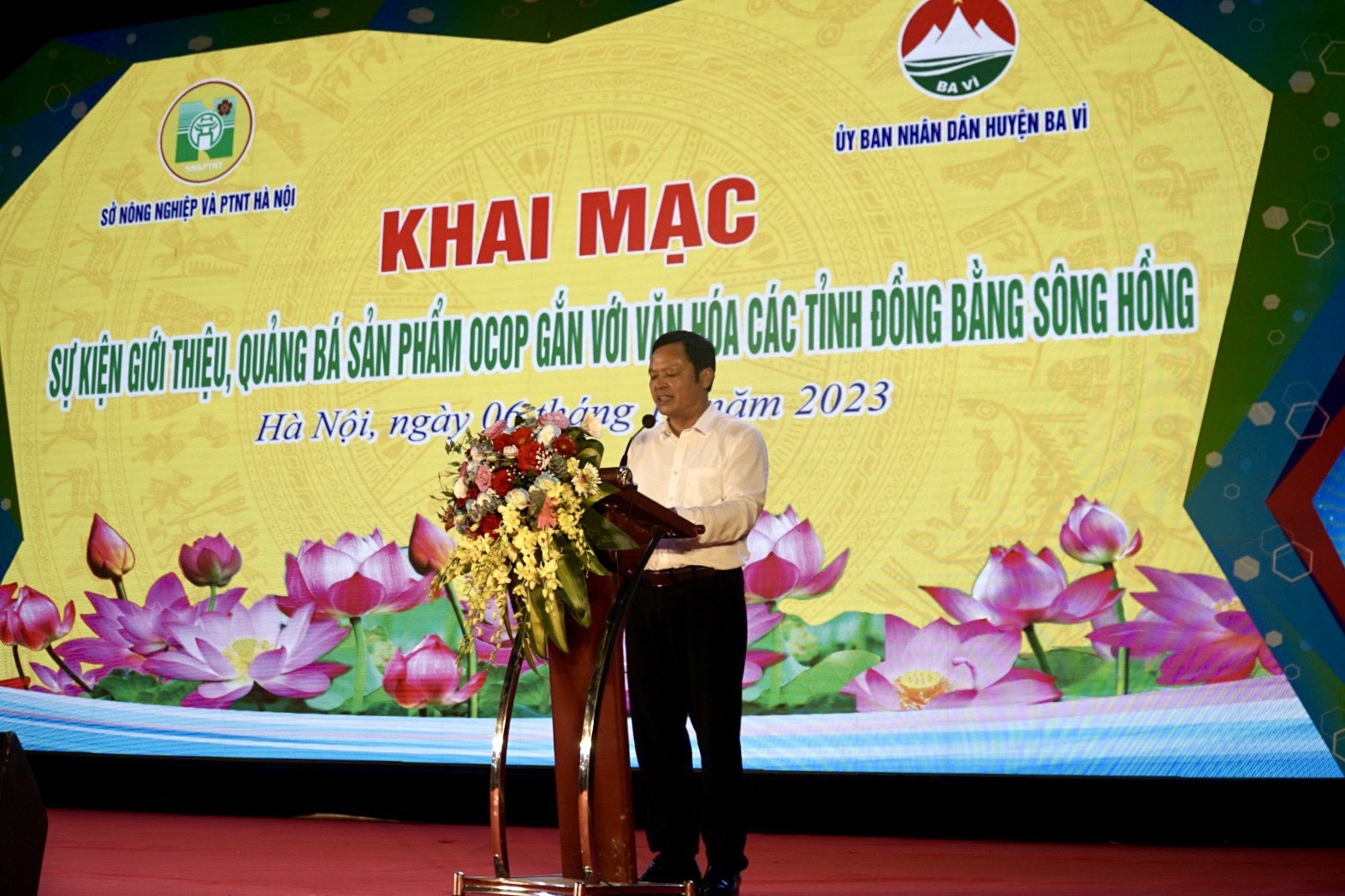 Hà Nội lần đầu tiên giới thiệu, quảng bá, kết nối sản phẩm OCOP gắn với văn hóa các tỉnh Đồng bằng sông Hồng | Xã hội | Báo ảnh Dân tộc và Miền núi Hà Nội lần đầu tiên giới thiệu, quảng bá, kết nối sản phẩm OCOP gắn với văn hóa các tỉnh Đồng bằng sông Hồng | Xã hội | Báo ảnh Dân tộc và Miền núi